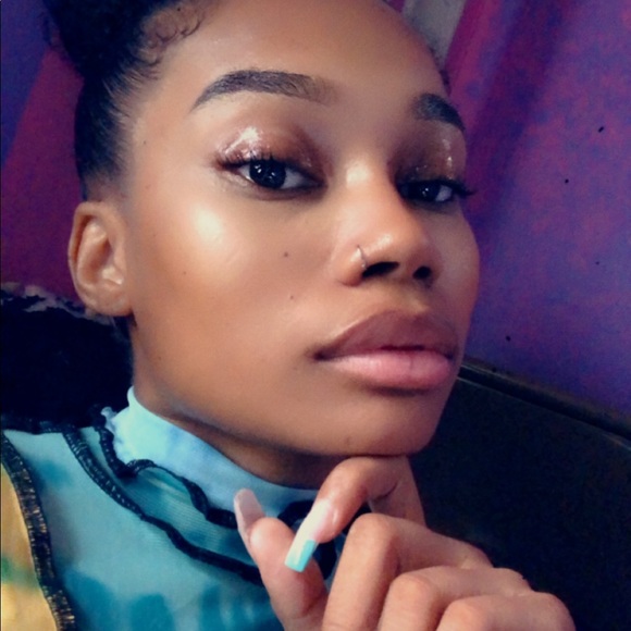 Meet your Posher, Ayisha - Picture 1 of 1